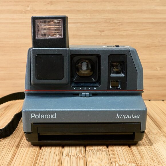 Polaroid Impulse Instant Camera with Strap, Made in UK - Picture 1 of 6